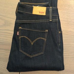 Levi’s High Rise Skinny 25